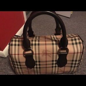Burberry pre owned bowling chestnut color.